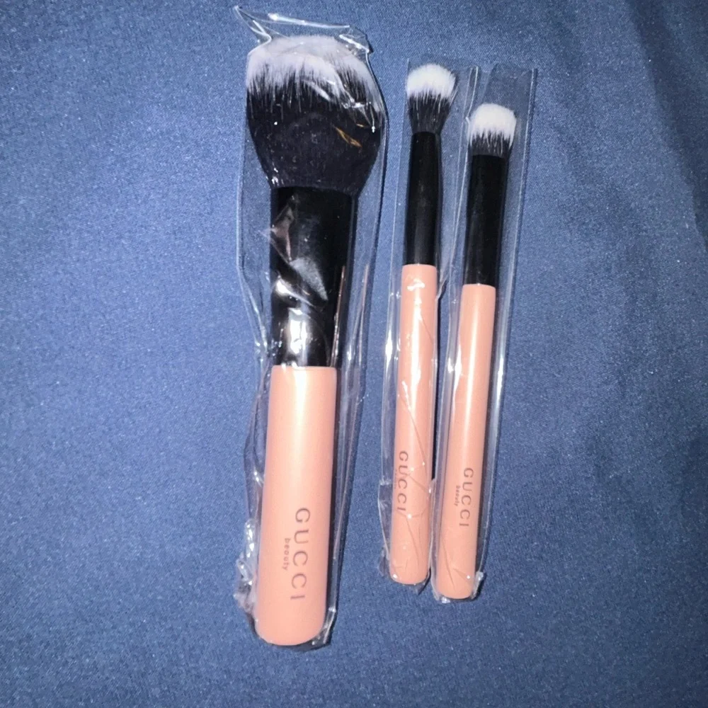 Gucci Travel Makeup 3 Piece Brush Set with Case New - Picture 7 of 8